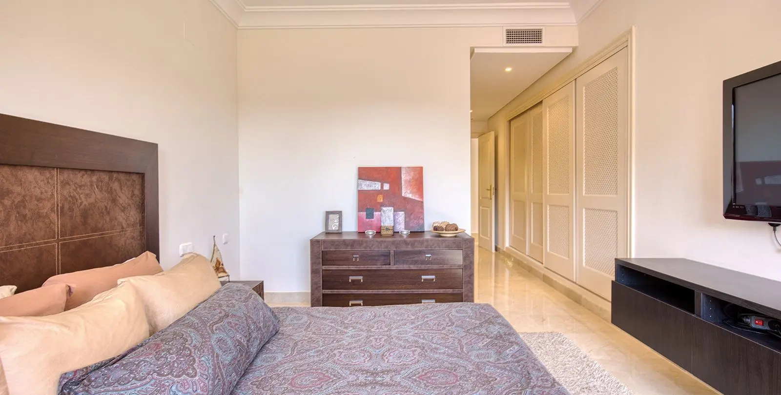 Sale of penthouse in Benahavís 32