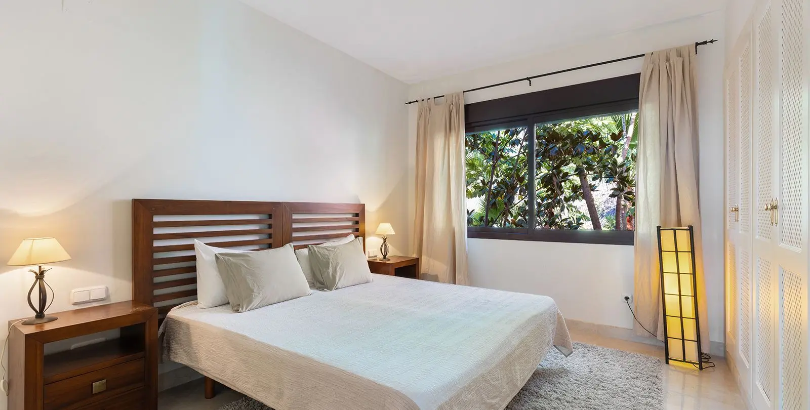Sale of penthouse in Benahavís 36
