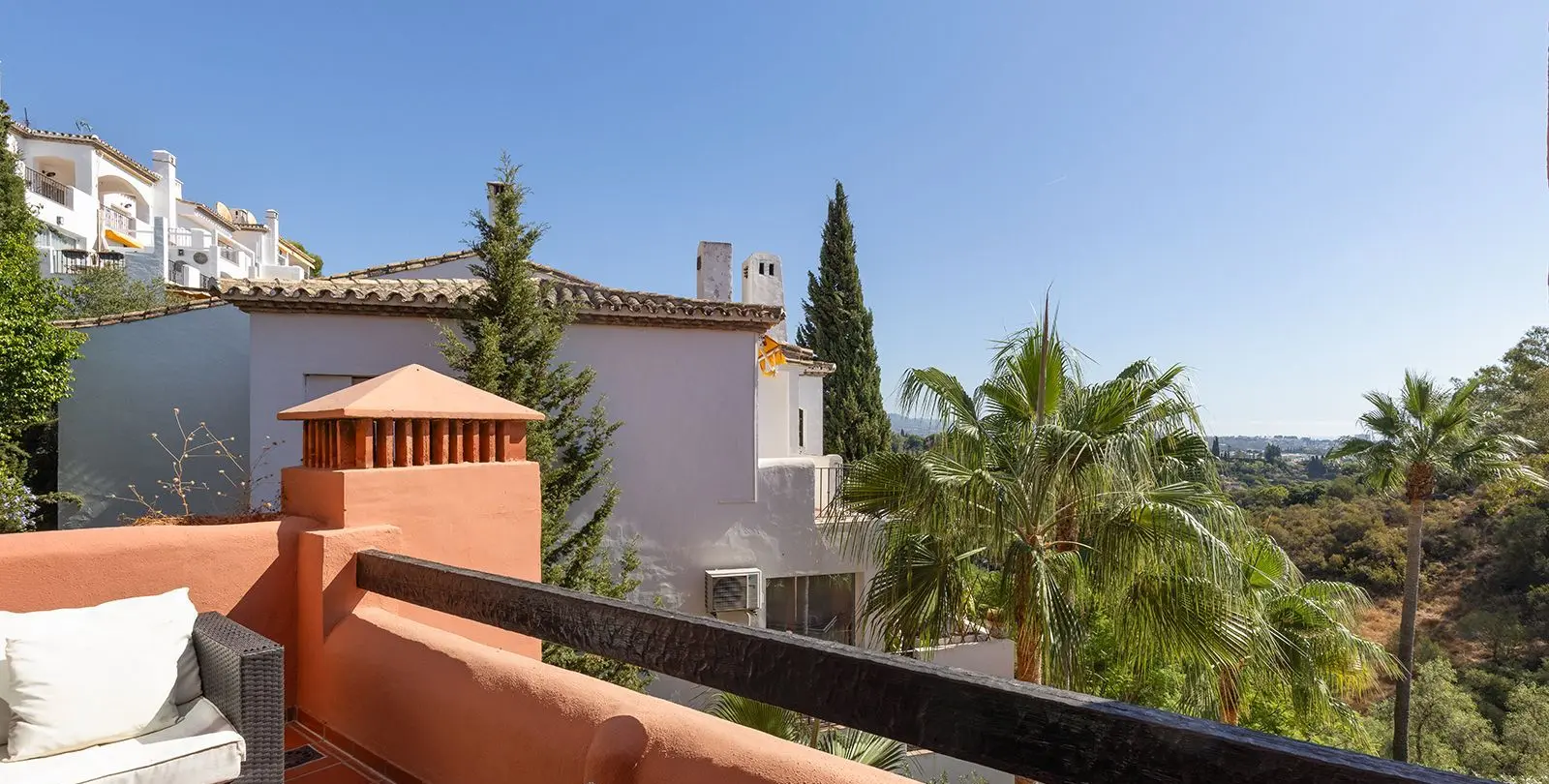 Sale of penthouse in Benahavís 42
