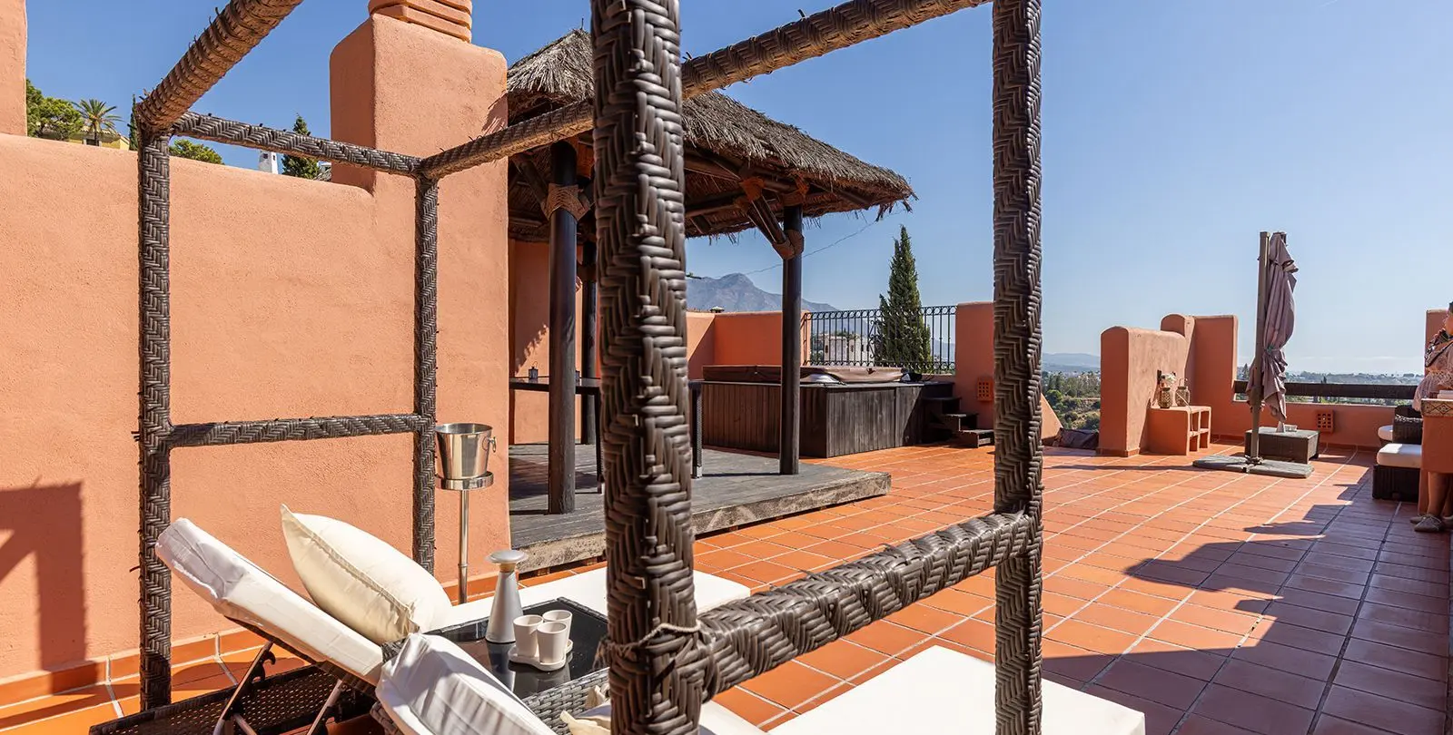 Sale of penthouse in Benahavís 48