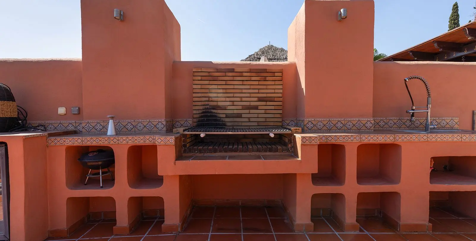 Sale of penthouse in Benahavís 50