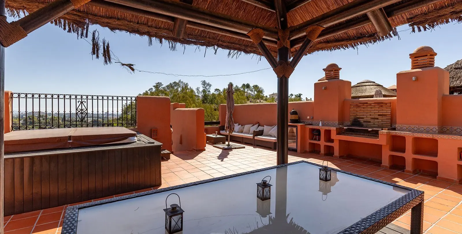 Sale of penthouse in Benahavís 52