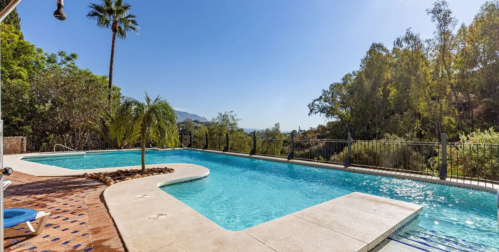 Sale of penthouse in Benahavís 61
