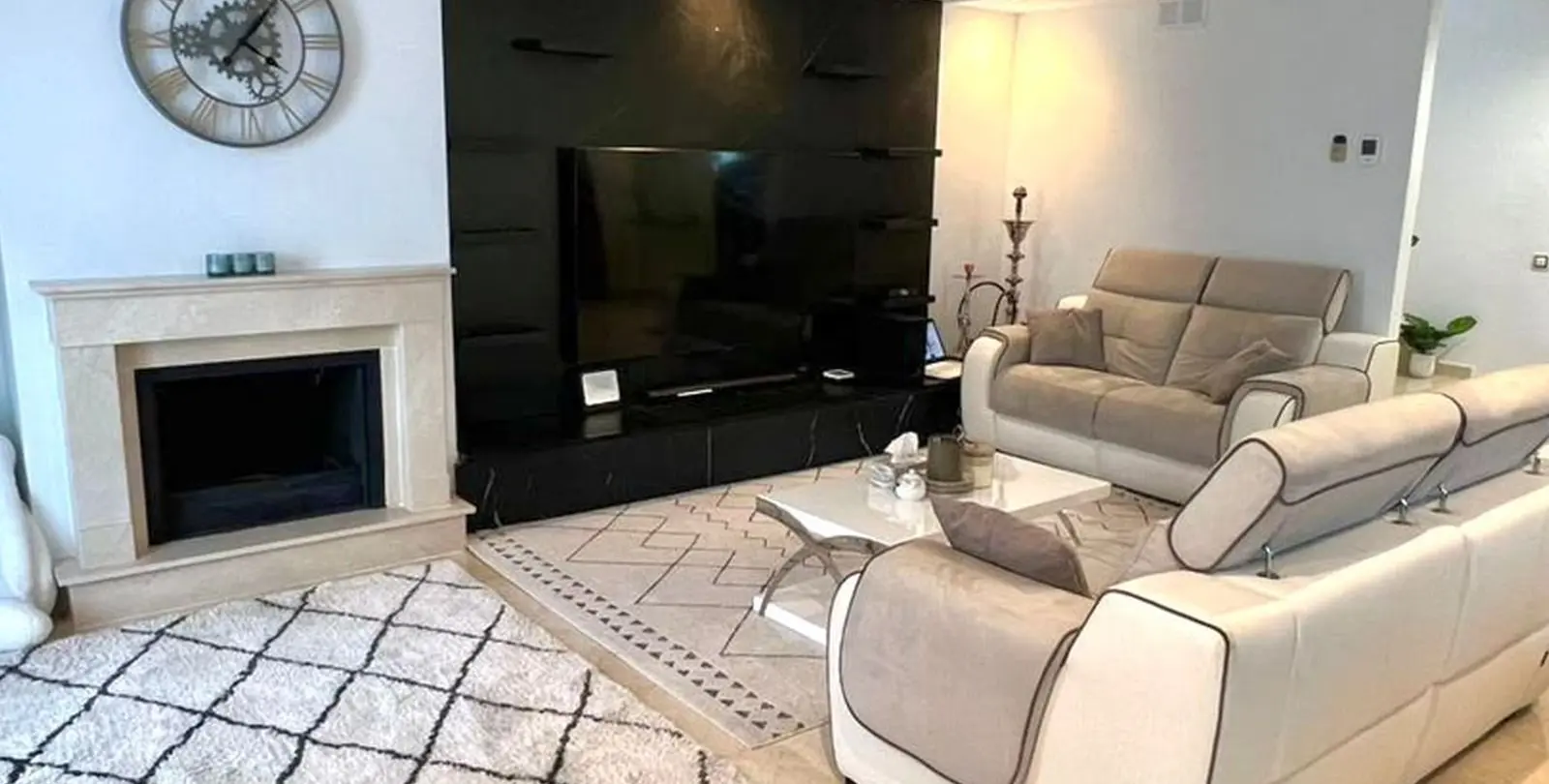 Sale of middle floor apartment in Nueva Andalucía 2