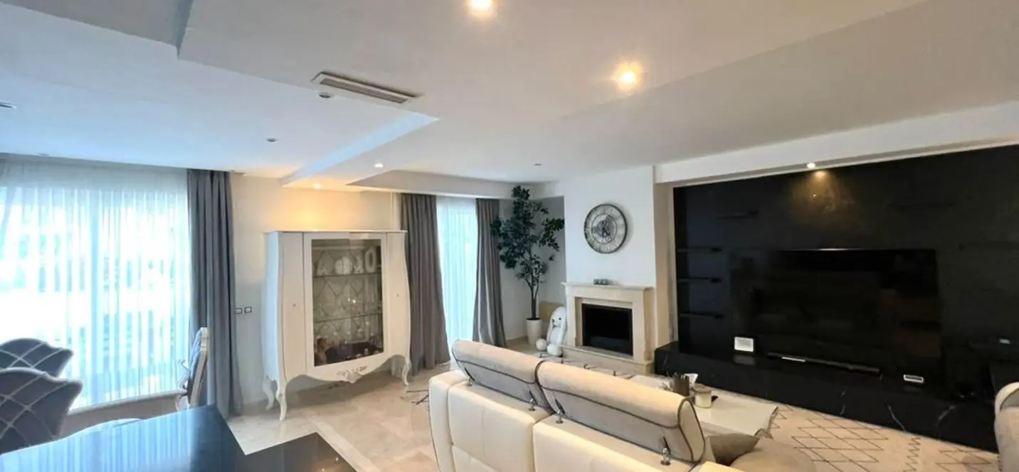 Sale of middle floor apartment in Nueva Andalucía 2