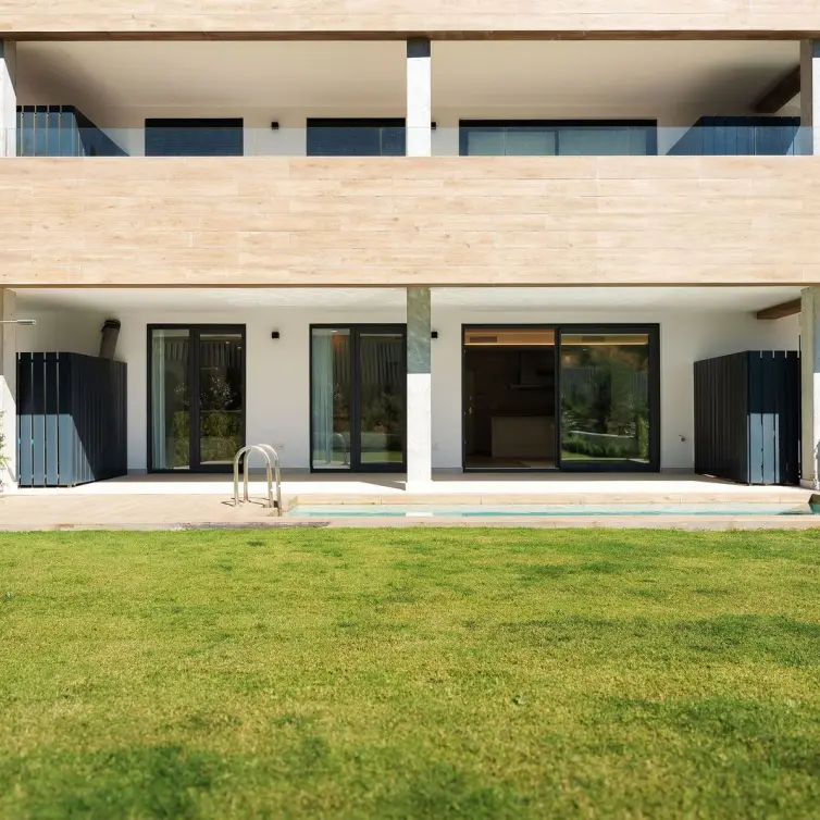 Sale of ground floor apartment in Altos de los Monteros