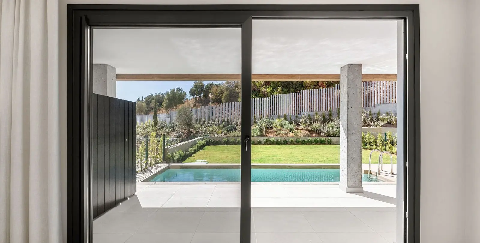 Sale of ground floor apartment in Altos de los Monteros 6