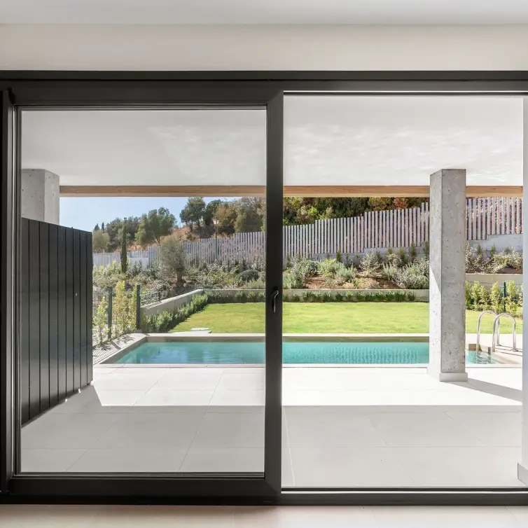 Sale of ground floor apartment in Altos de los Monteros