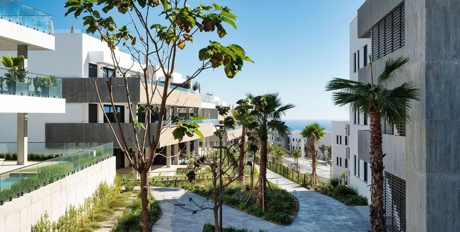 Sale of ground floor apartment in Altos de los Monteros 27