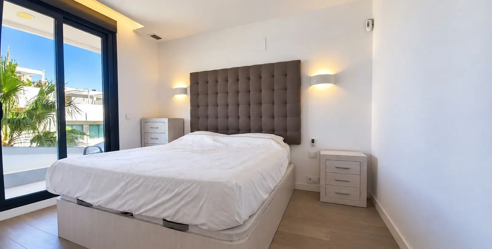 Sale of middle floor apartment in La Cala 10