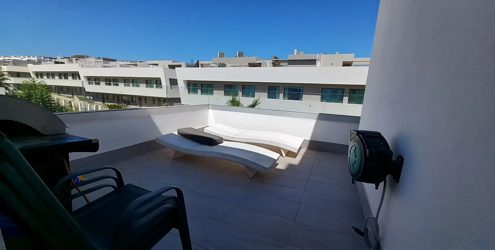 Sale of middle floor apartment in La Cala 14