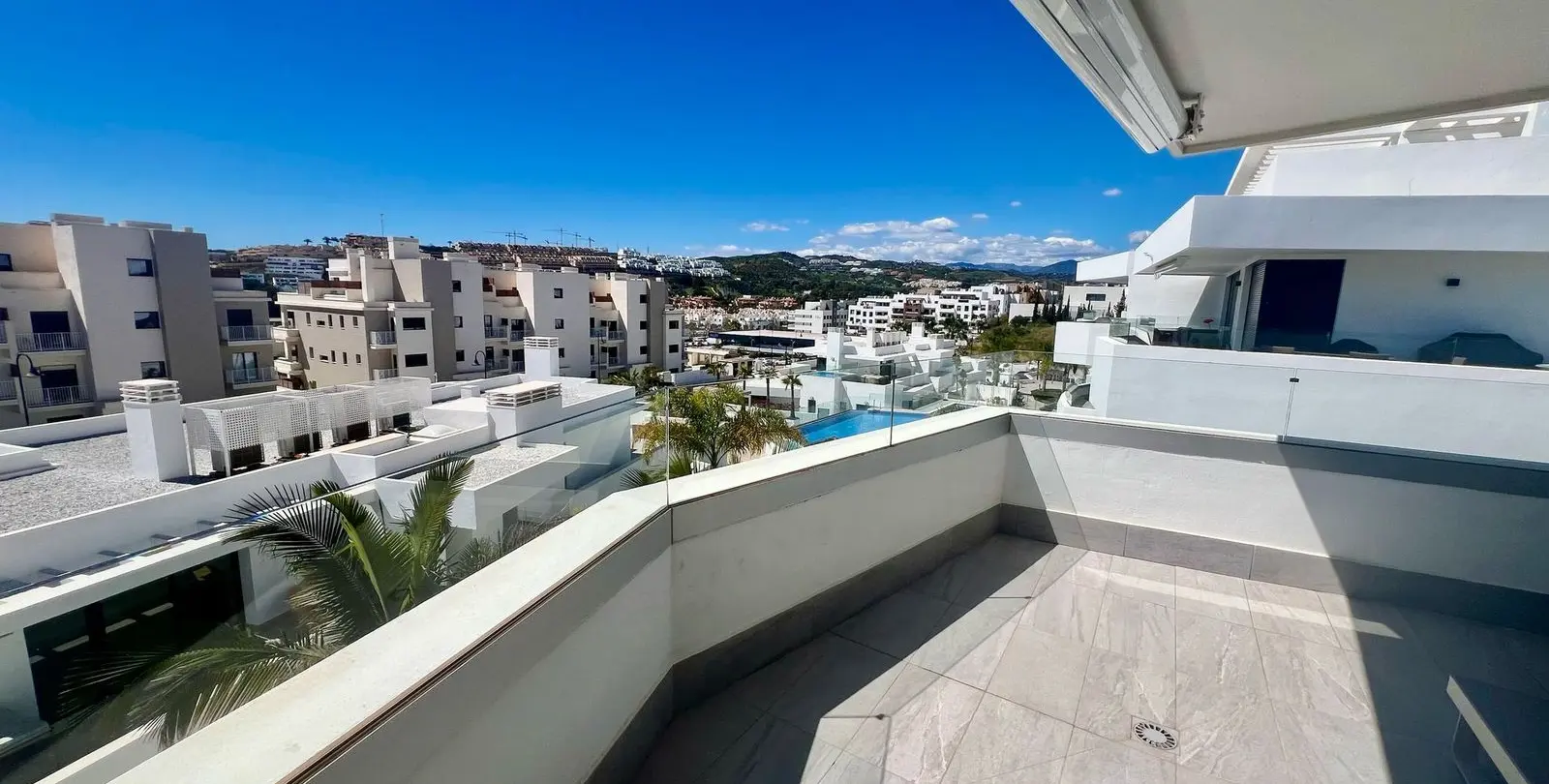 Sale of middle floor apartment in La Cala 15