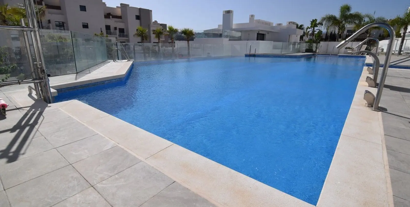 Sale of middle floor apartment in La Cala 31