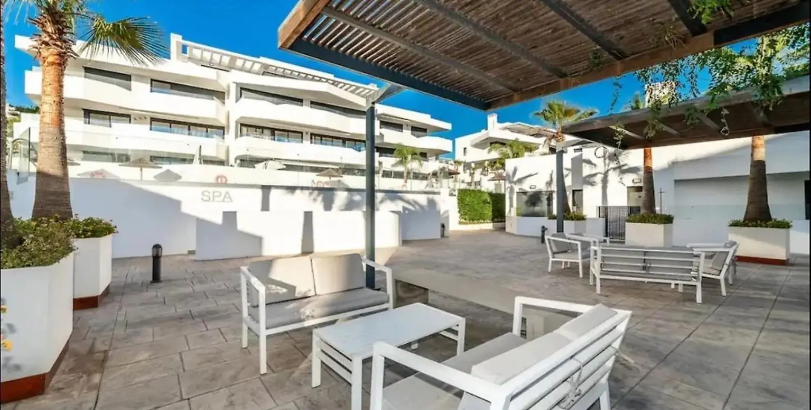 Sale of middle floor apartment in La Cala 33