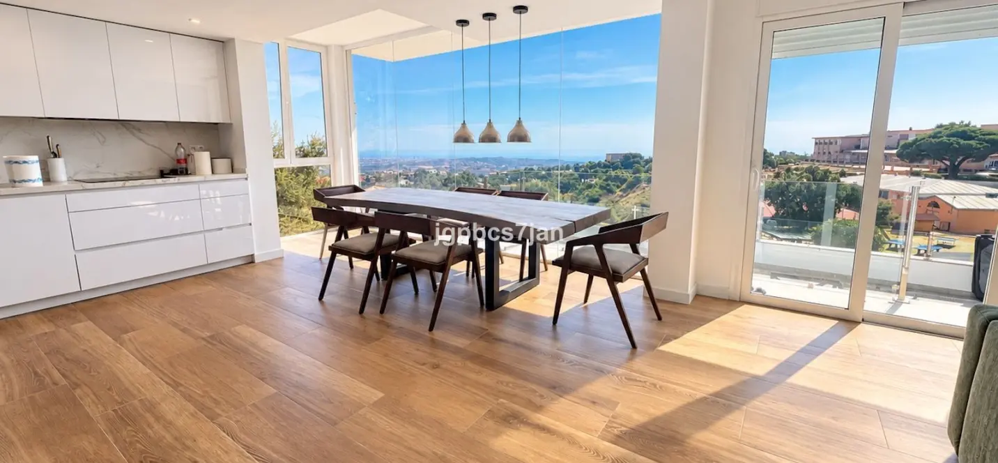 Sale of semi-detached house in La Mairena 0