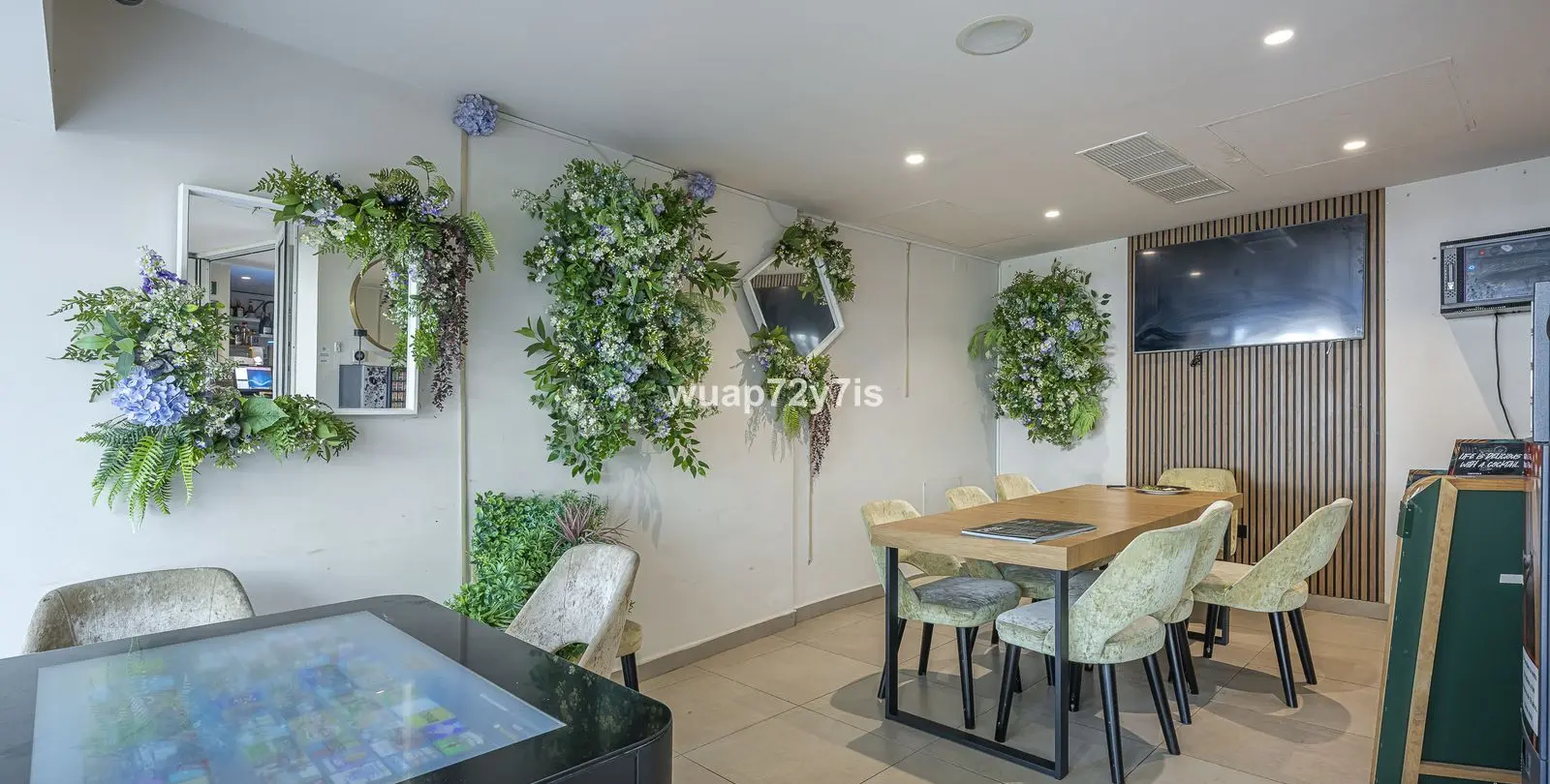 Sale of commercial premises in Benalmadena 18