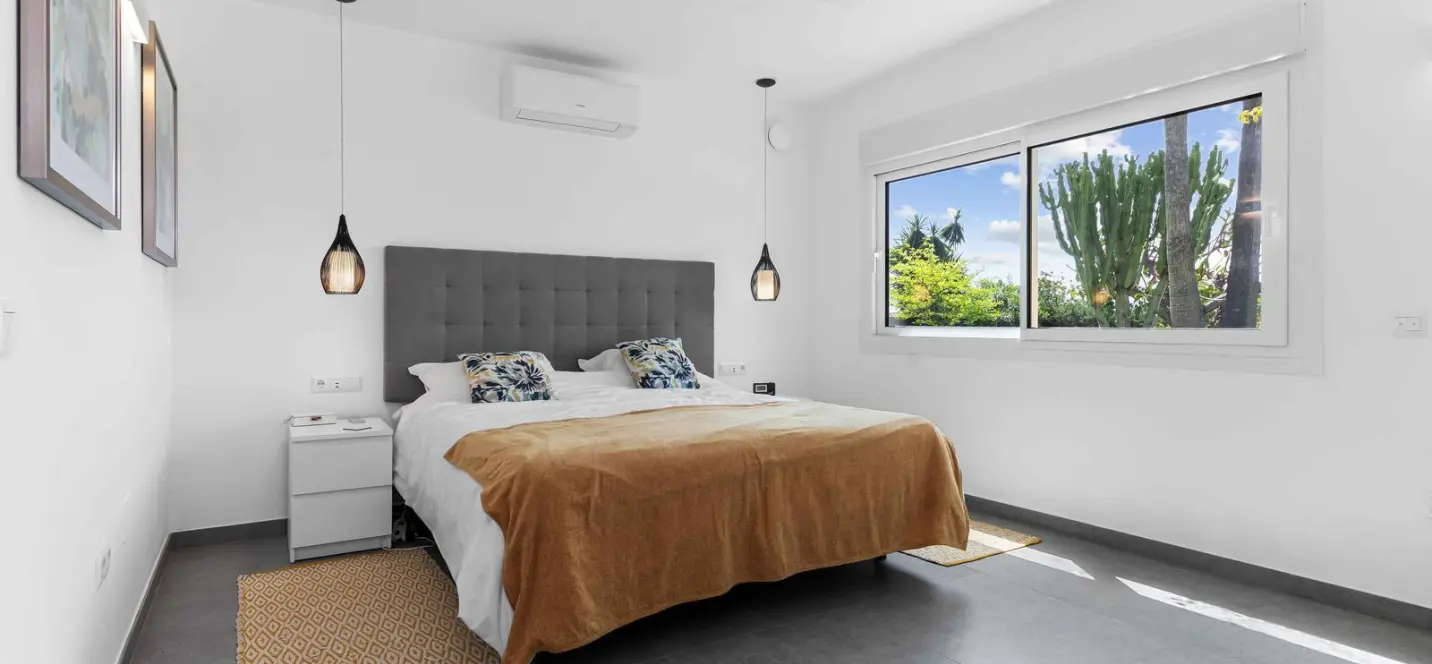 Sale of detached villa in Bel Air 4