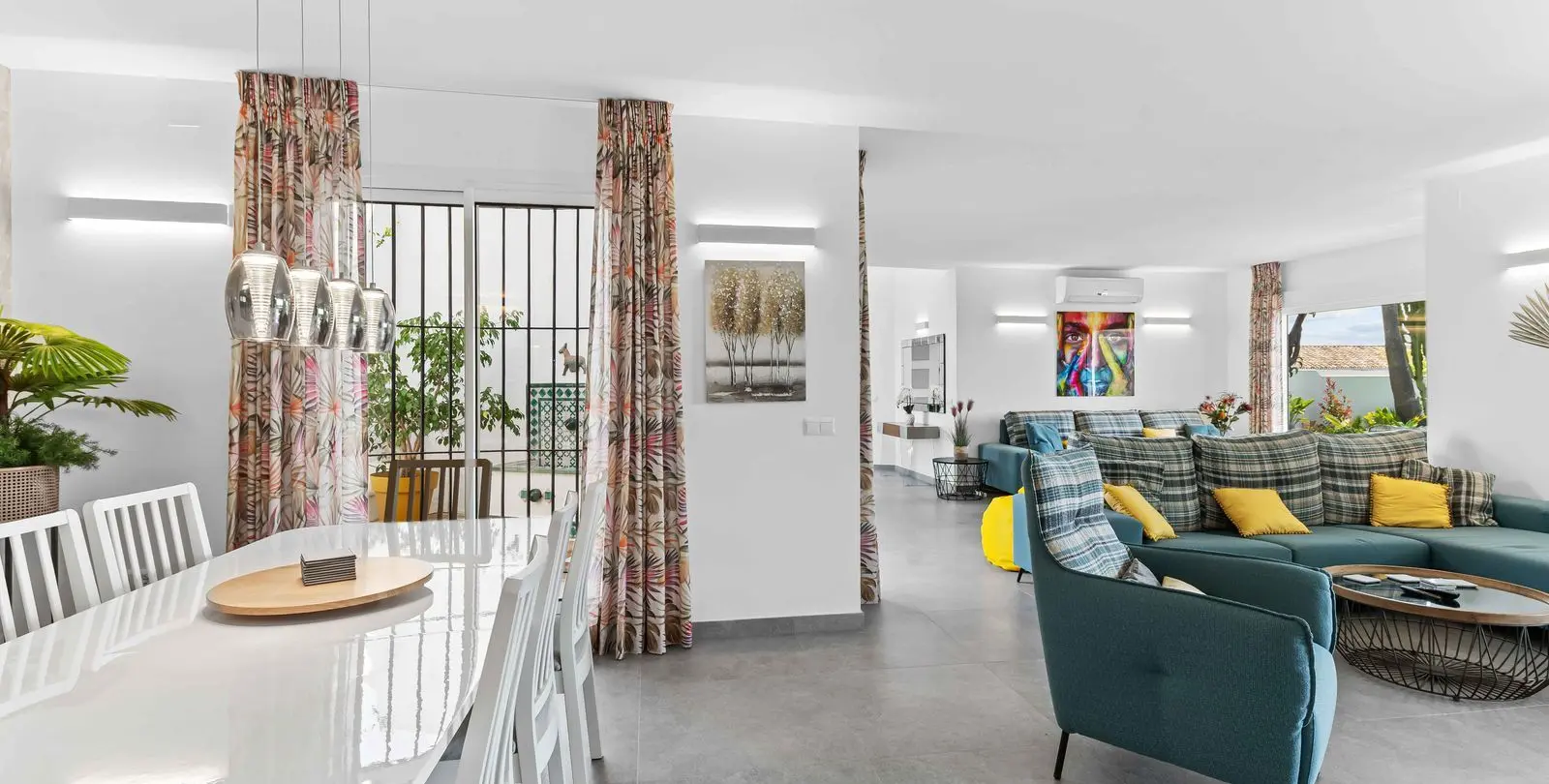 Sale of detached villa in Bel Air 11