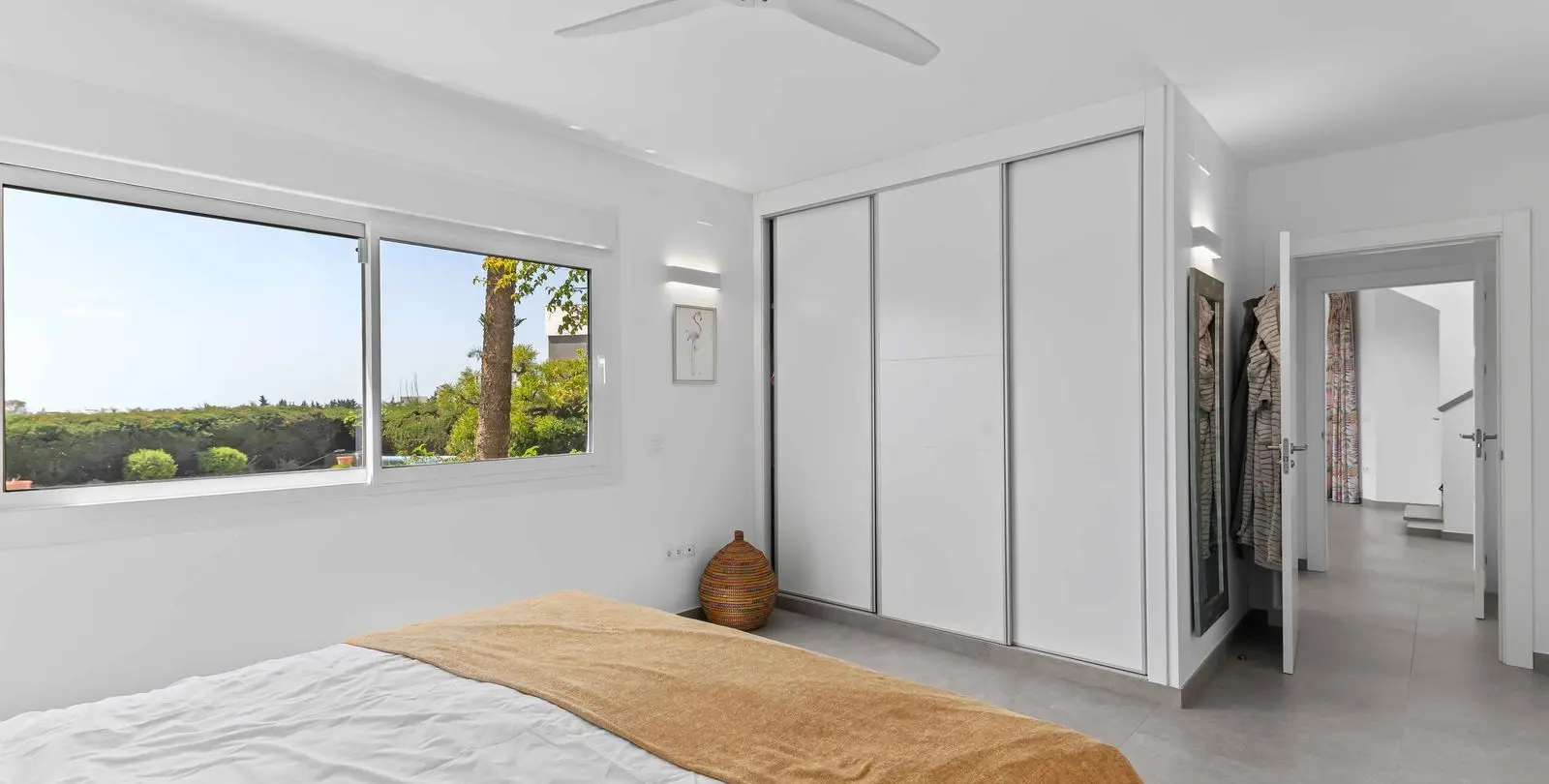Sale of detached villa in Bel Air 19