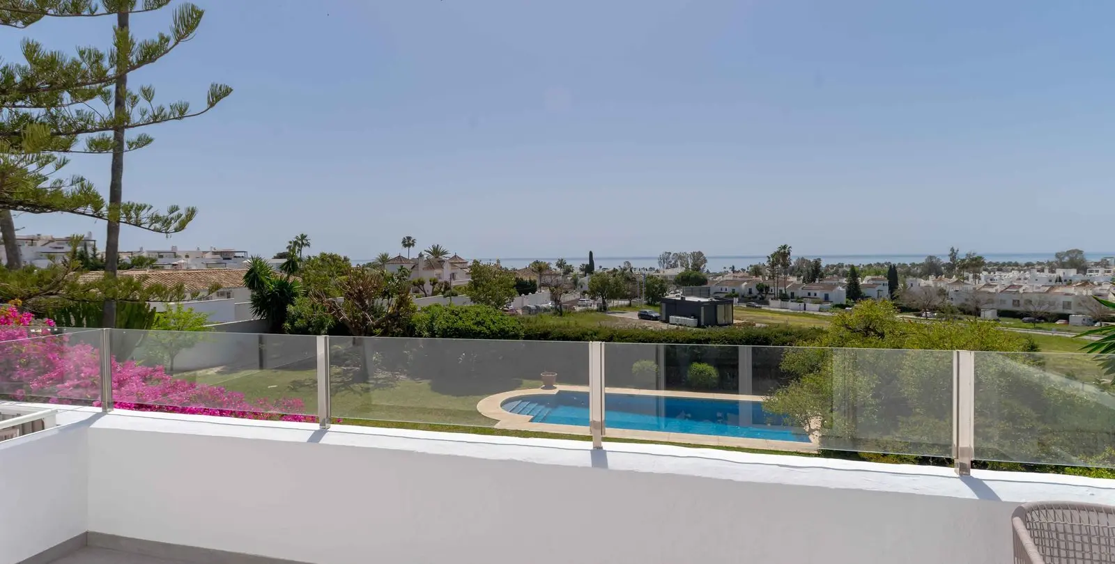 Sale of detached villa in Bel Air 32