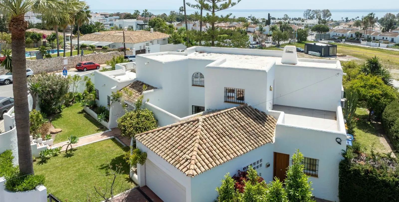 Sale of detached villa in Bel Air 35
