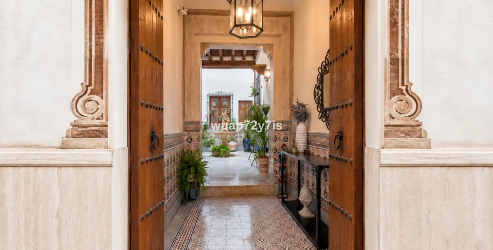 Sale of hotel in Málaga 1