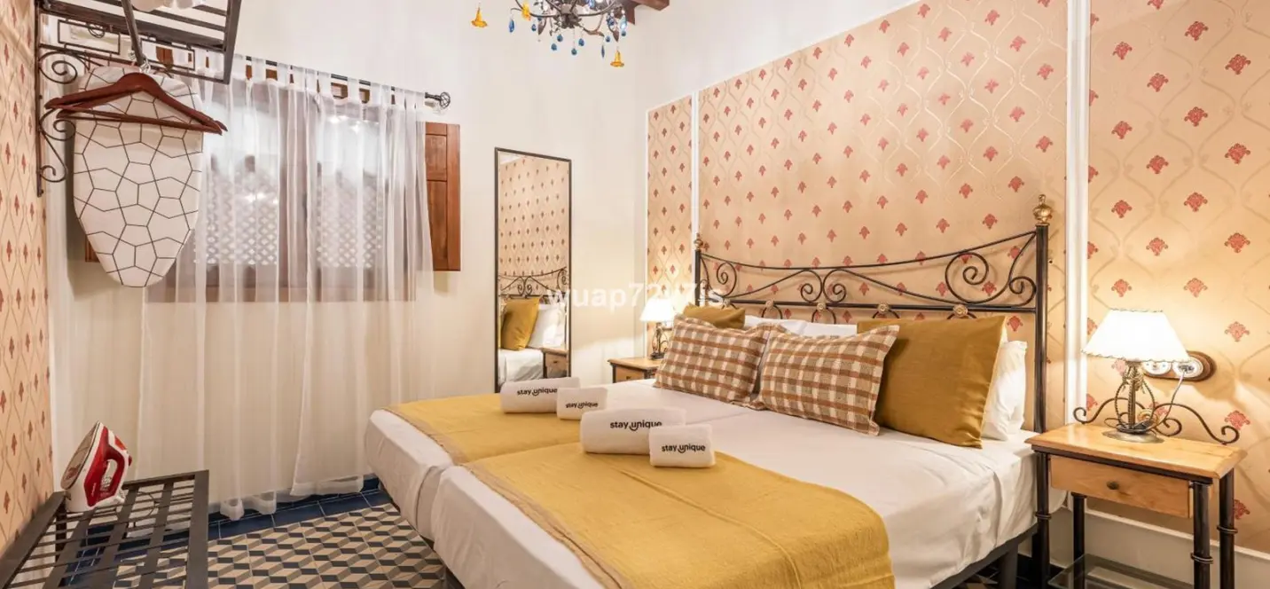 Sale of hotel in Málaga 3