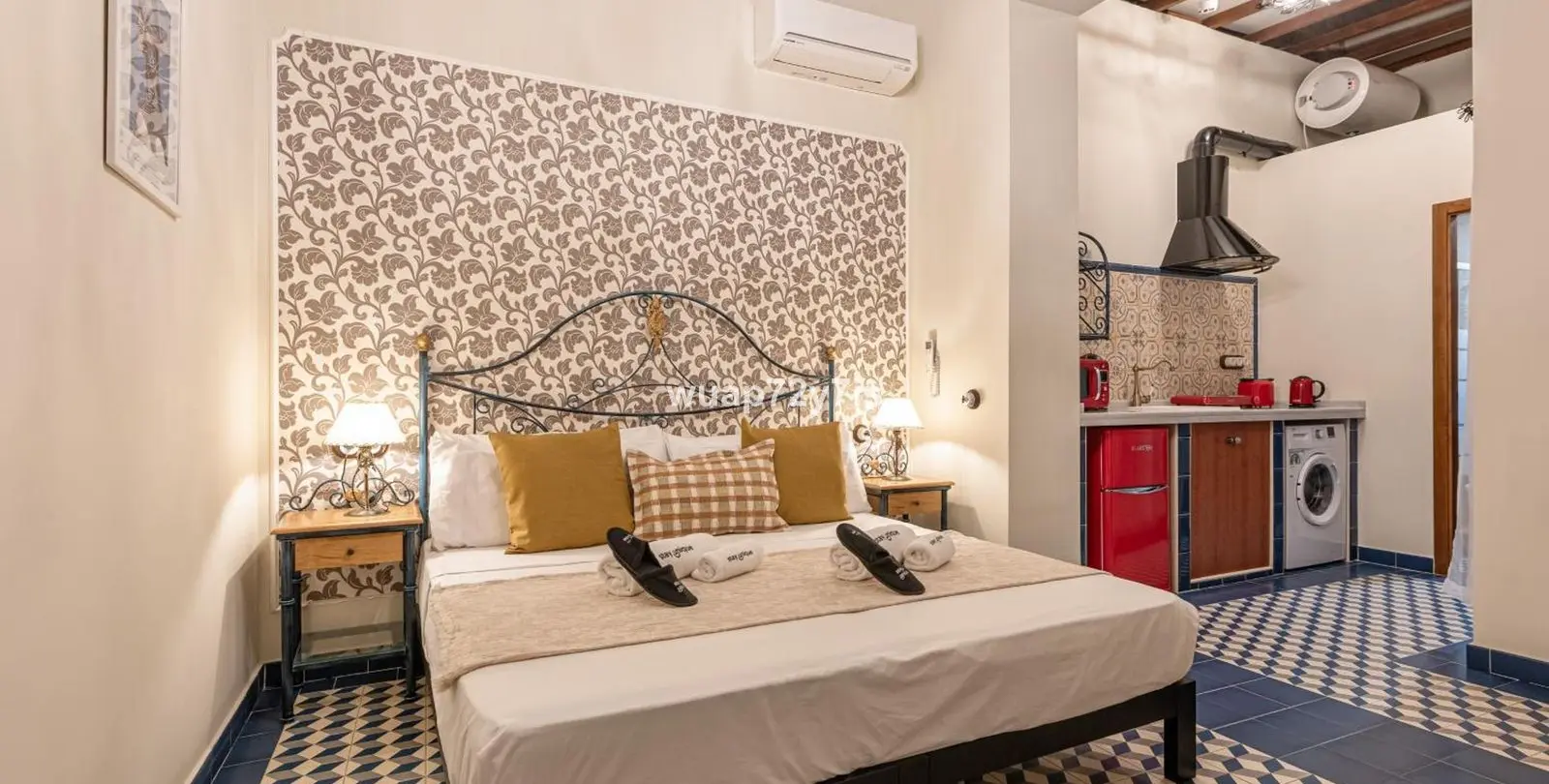 Sale of hotel in Málaga 5