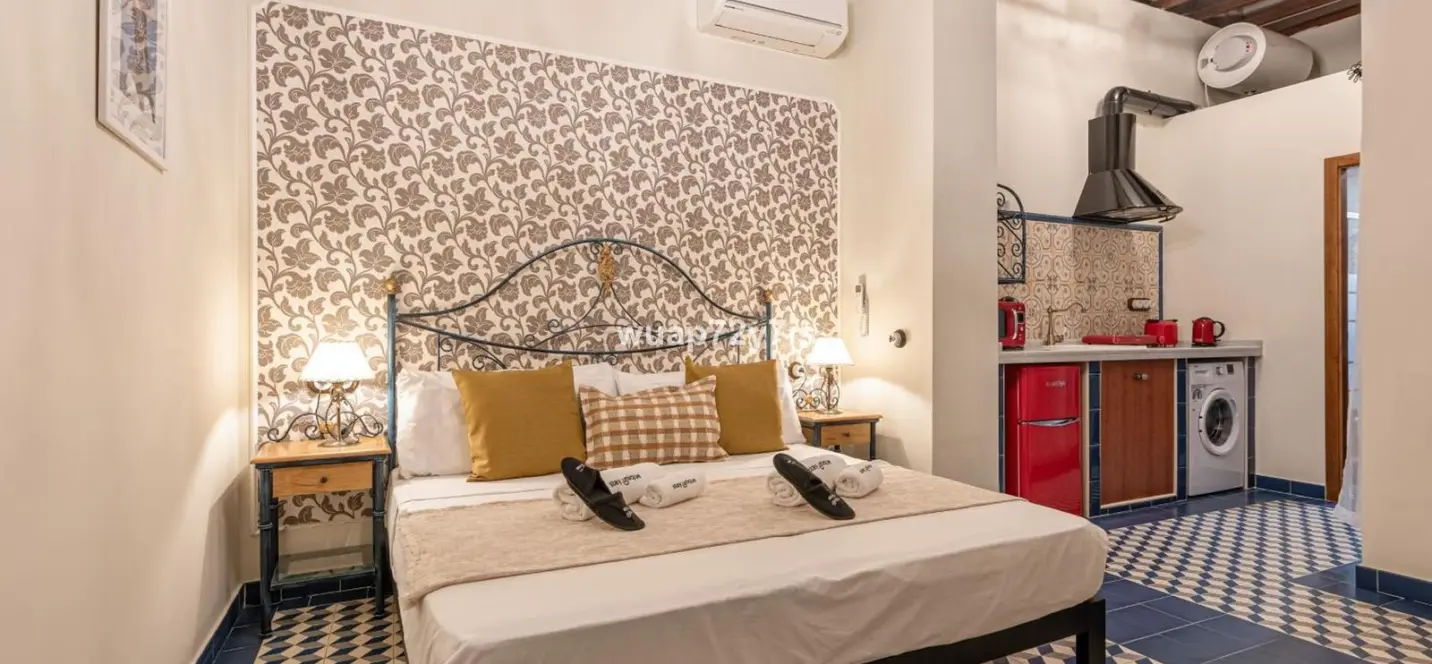 Sale of hotel in Málaga 4