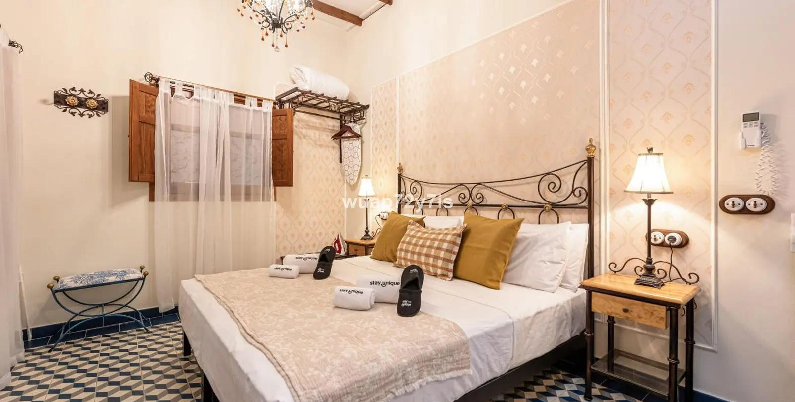 Sale of hotel in Málaga 8