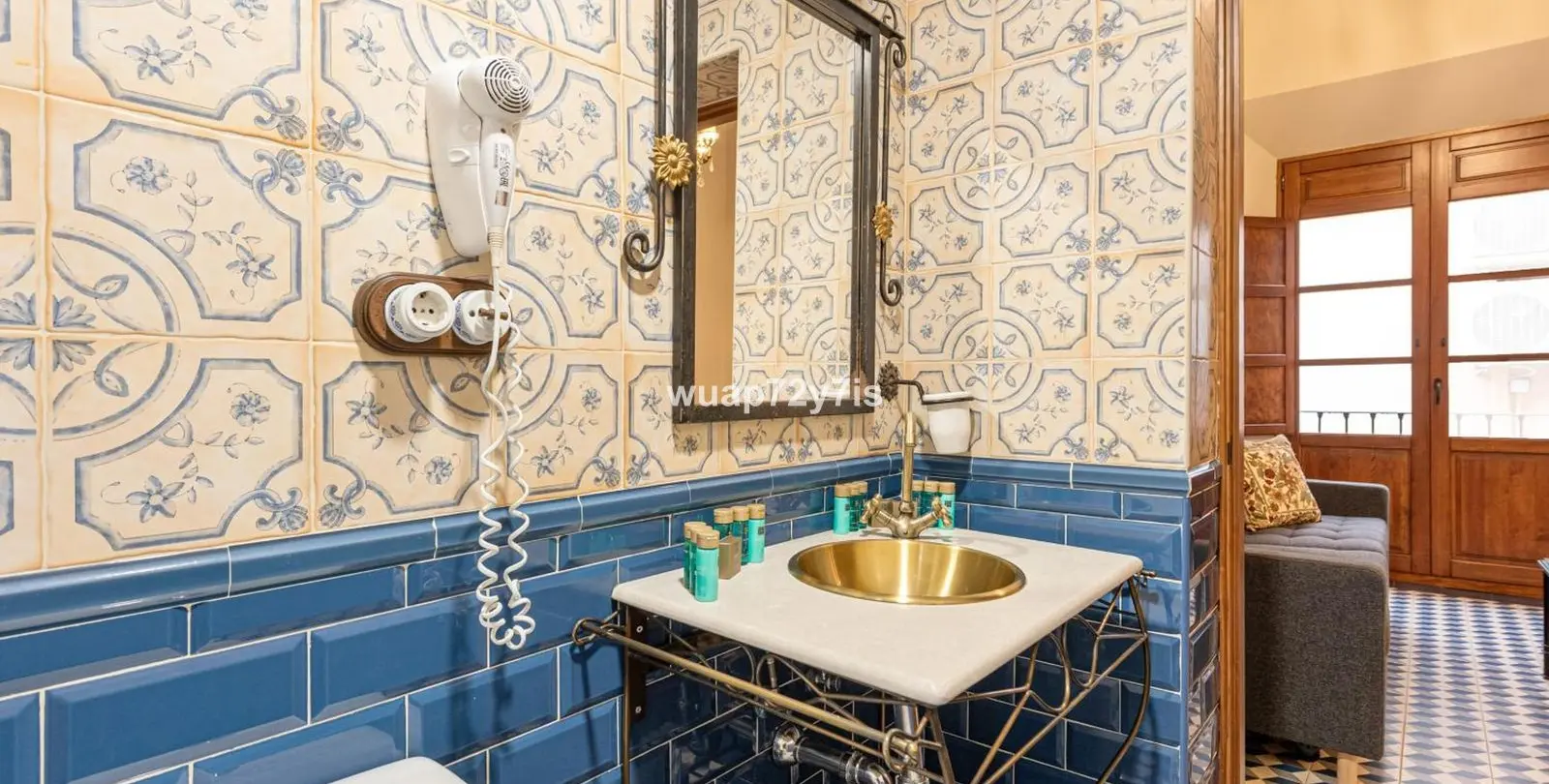 Sale of hotel in Málaga 9