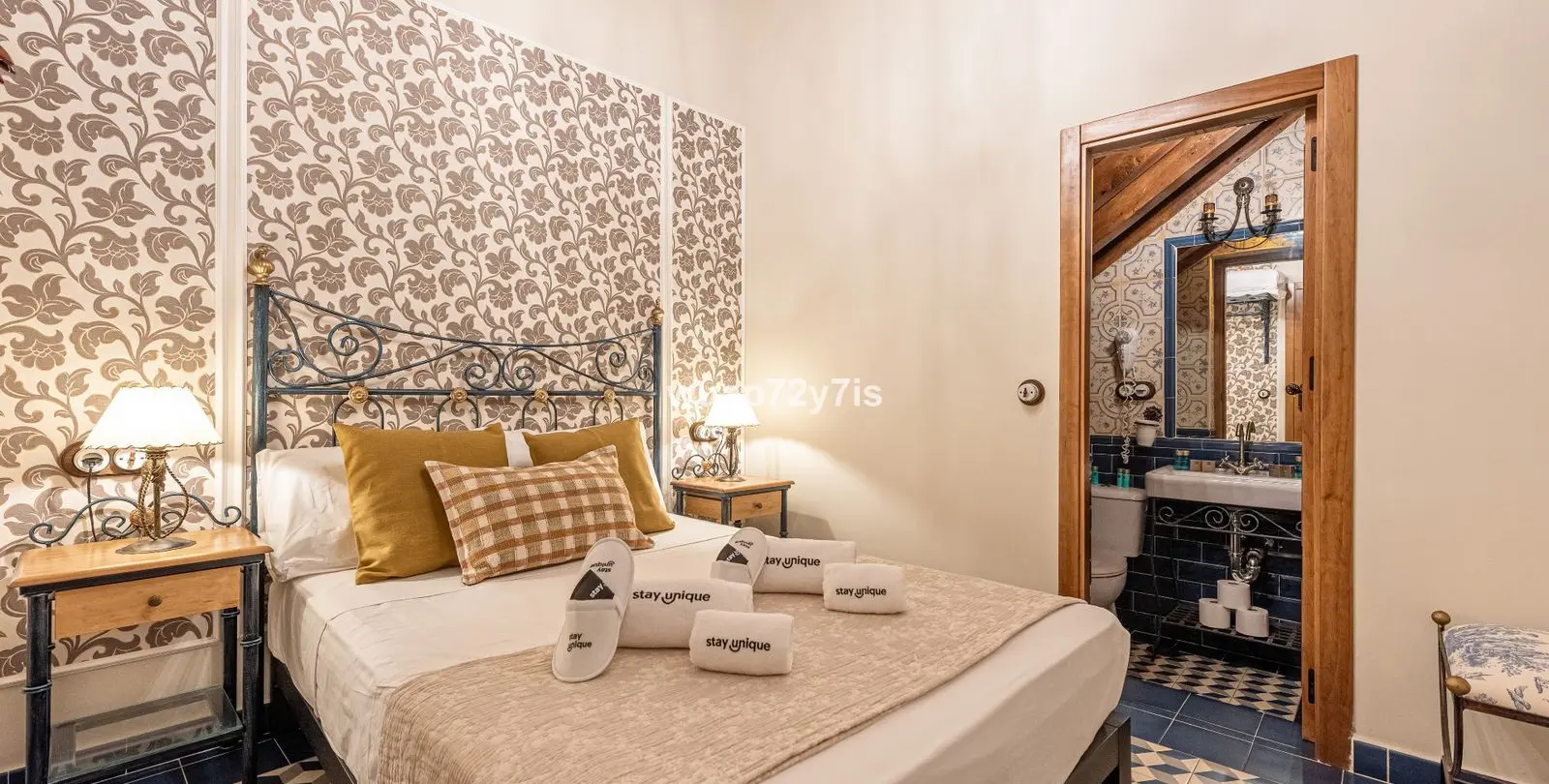 Sale of hotel in Málaga 11