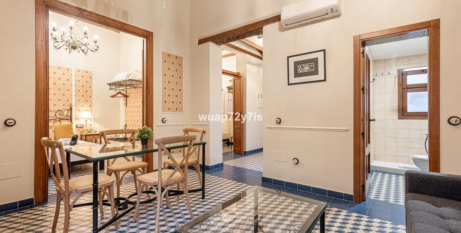 Sale of hotel in Málaga 12