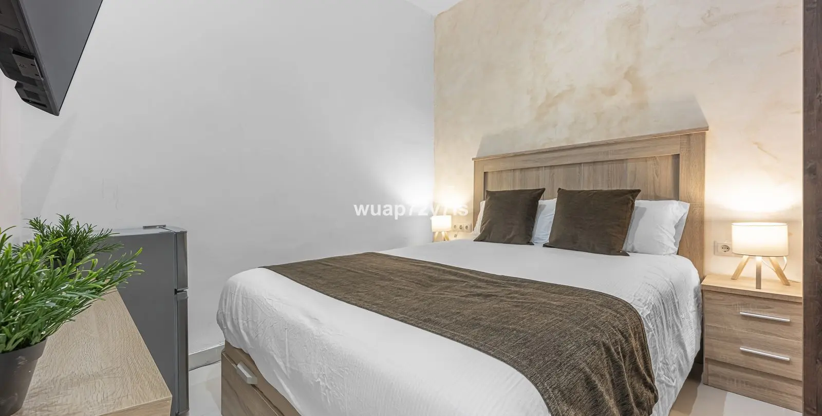 Sale of hotel in Málaga 32