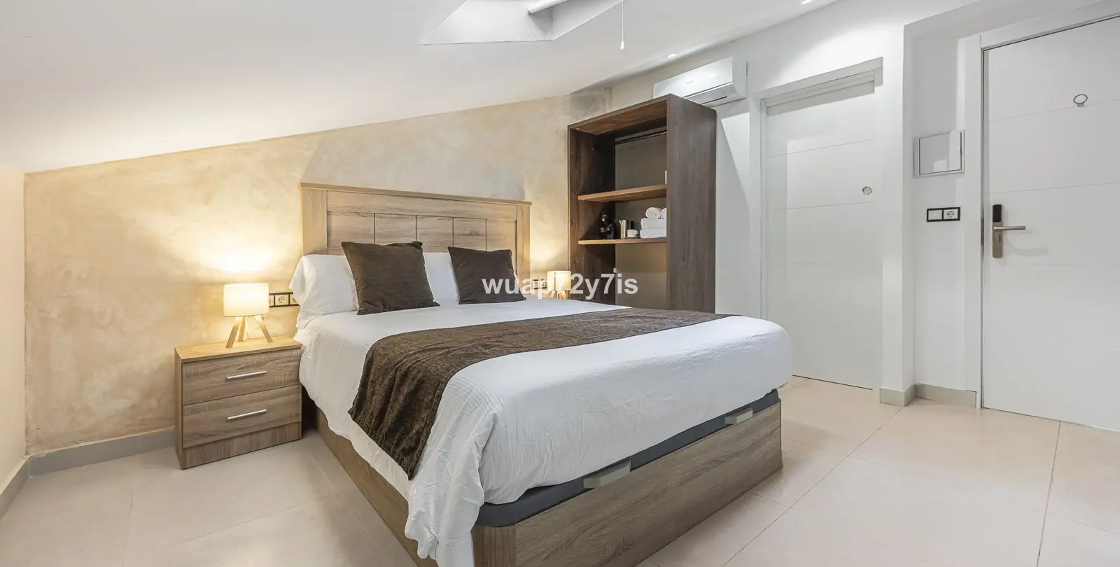 Sale of hotel in Málaga 37