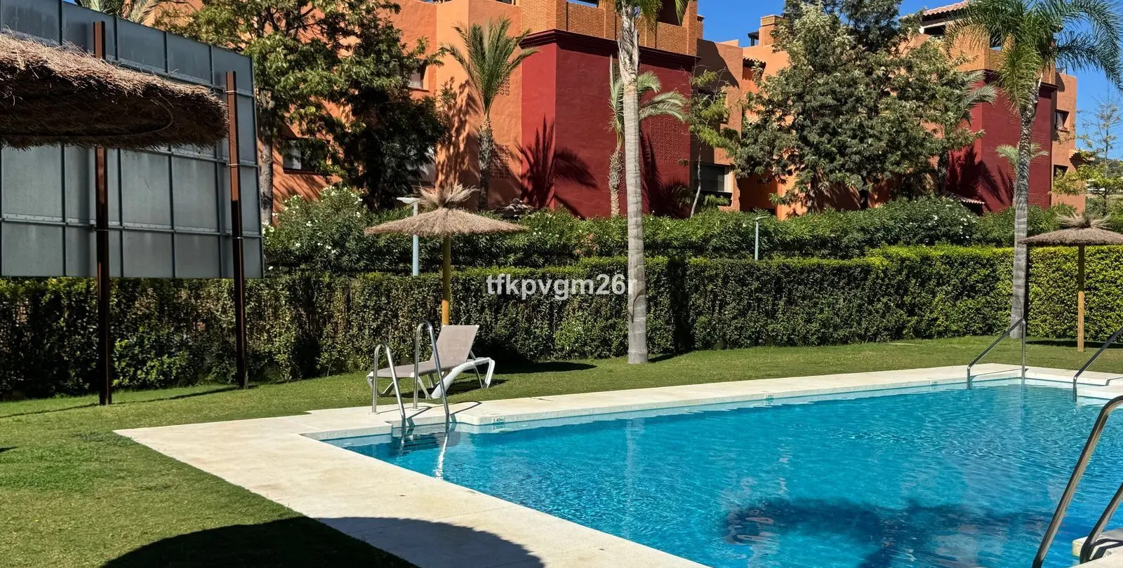 Venta de apartamento en planta baja en Casares Playa 50