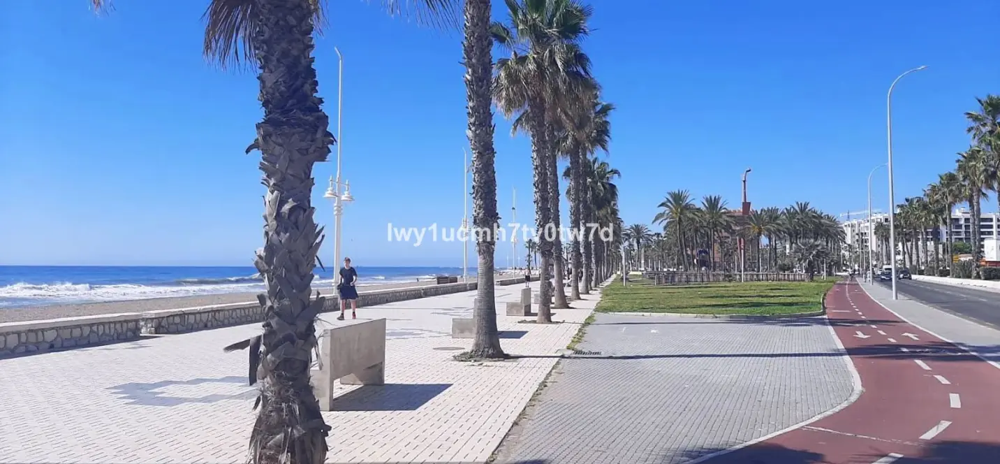 Venta de parcela residencial en Huelin 4