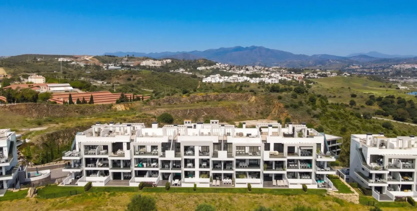 Продажа апартаментов на среднем этаже в Mijas Costa 25