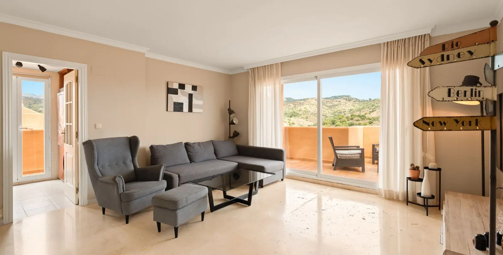 Продажа двухуровневого пентхауса в Elviria 3