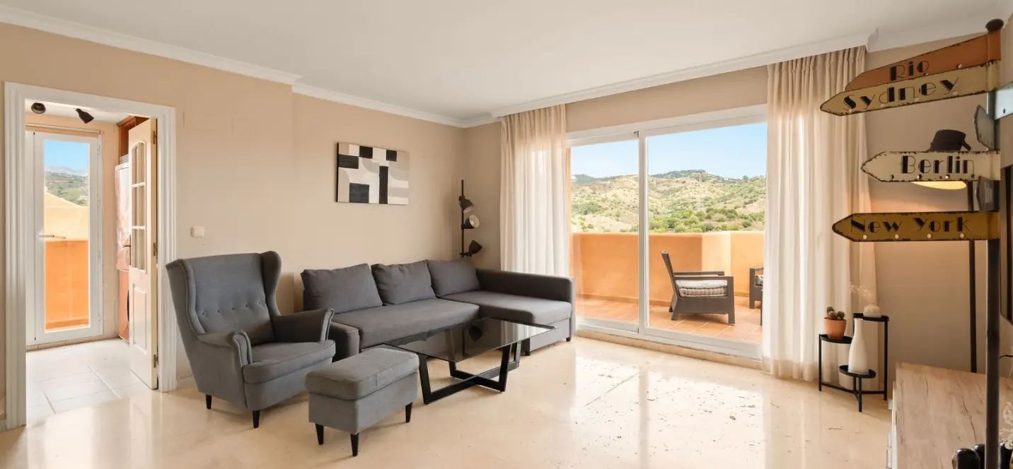 Продажа двухуровневого пентхауса в Elviria 2