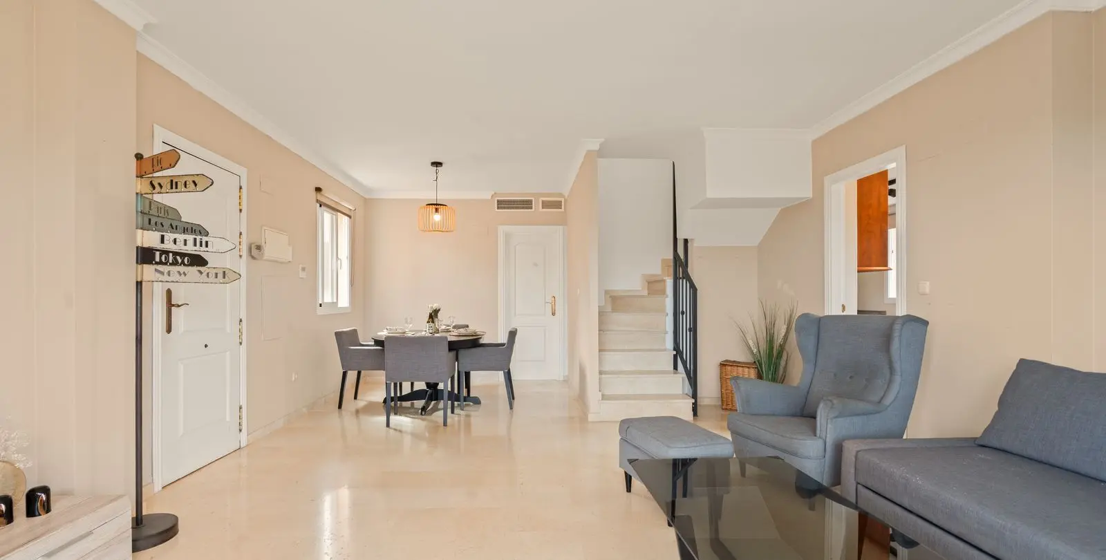 Продажа двухуровневого пентхауса в Elviria 5