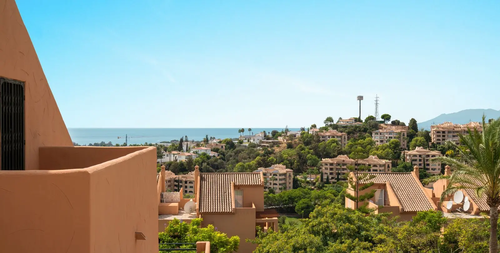 Продажа двухуровневого пентхауса в Elviria 7