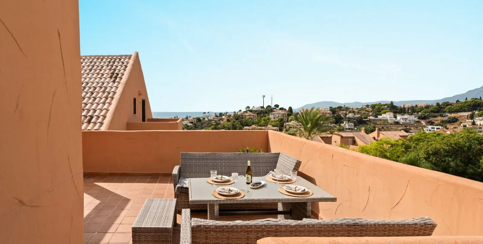 Продажа двухуровневого пентхауса в Elviria 10