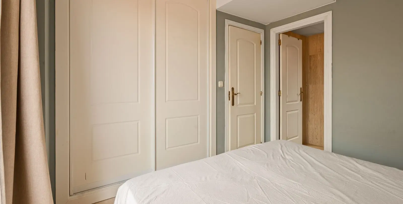 Продажа двухуровневого пентхауса в Elviria 16