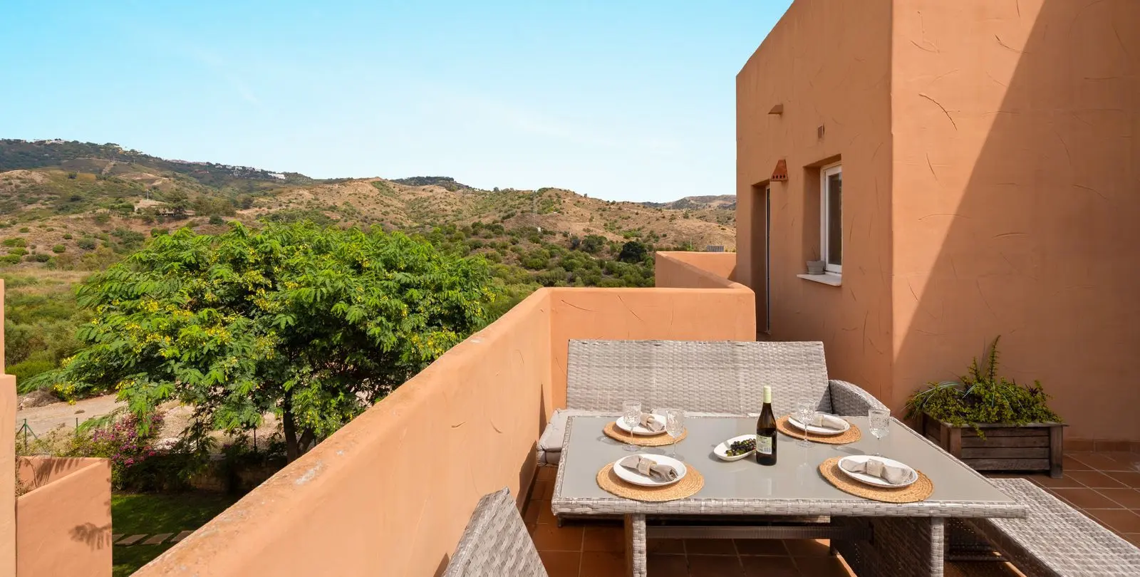 Продажа двухуровневого пентхауса в Elviria 19
