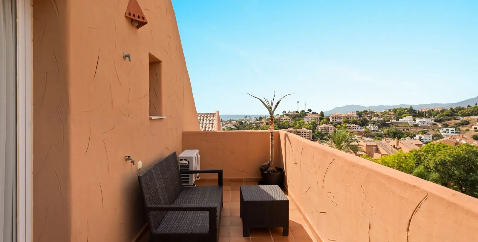 Продажа двухуровневого пентхауса в Elviria 21
