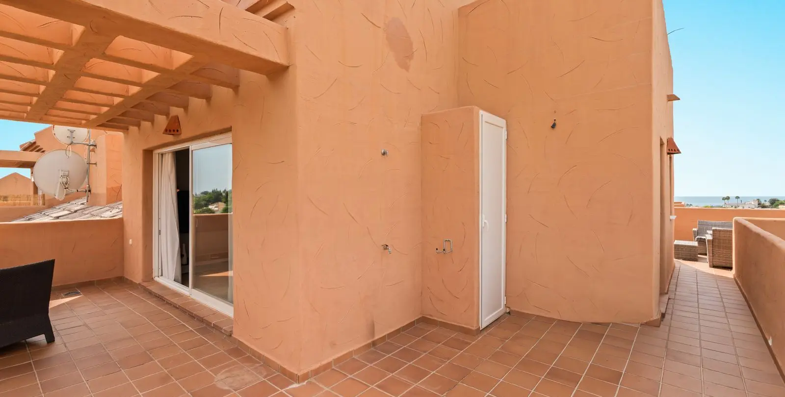 Продажа двухуровневого пентхауса в Elviria 23