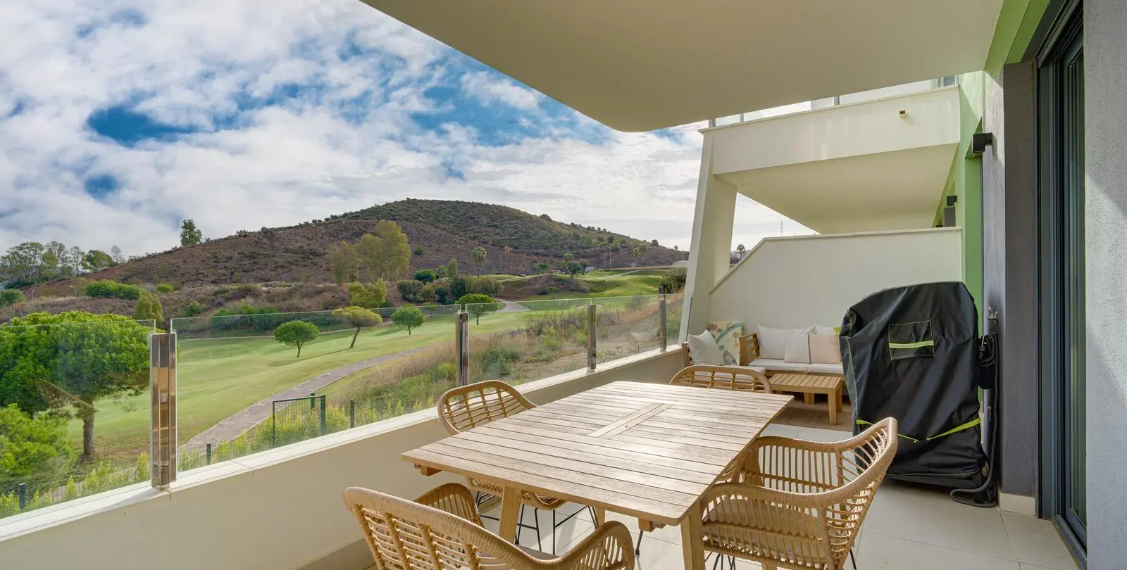 Venta de apartamento en planta media en Calanova Golf 1