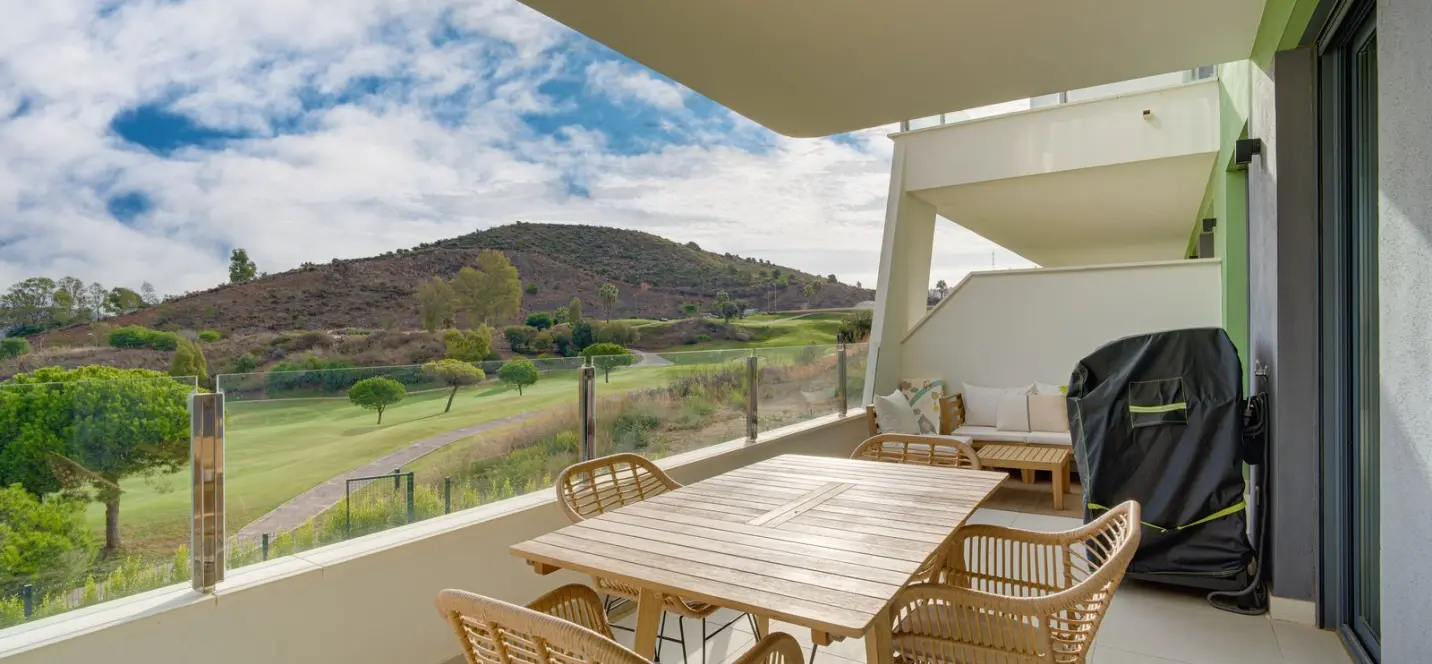 Venta de apartamento en planta media en Calanova Golf 0
