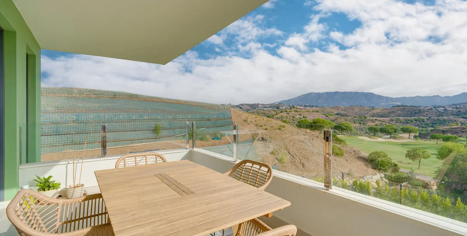 Venta de apartamento en planta media en Calanova Golf 2